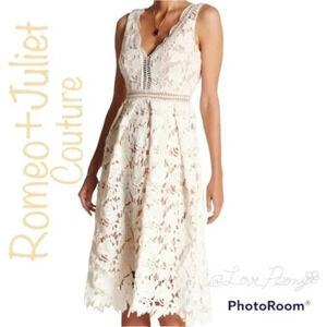 Romeo + Juliet Couture Double V Neck Midi Dress